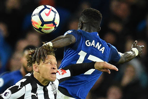 通过娴熟的 通过娴熟的